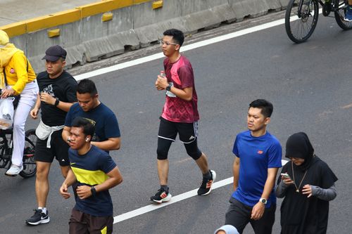 Race photo from Assurance Fun Run 2024