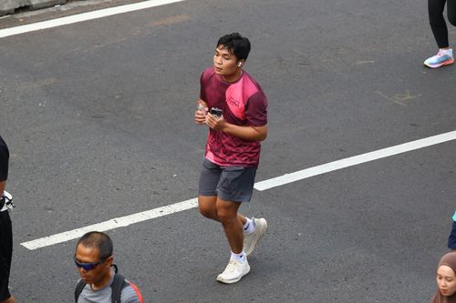 Race photo from Assurance Fun Run 2024