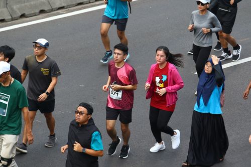 Race photo from Assurance Fun Run 2024