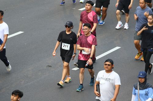 Race photo from Assurance Fun Run 2024