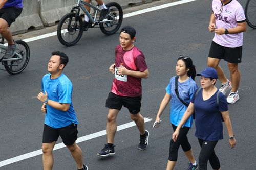 Race photo from Assurance Fun Run 2024
