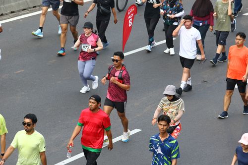 Race photo from Assurance Fun Run 2024