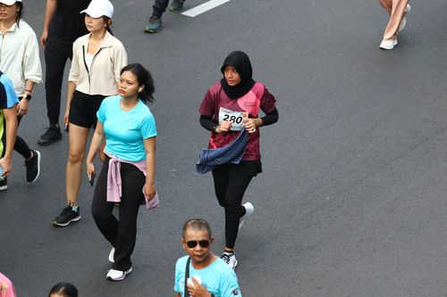 Race photo from Assurance Fun Run 2024