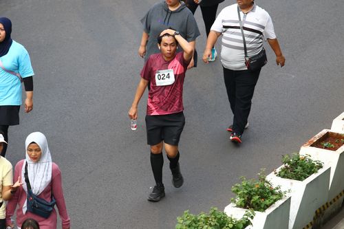 Race photo from Assurance Fun Run 2024