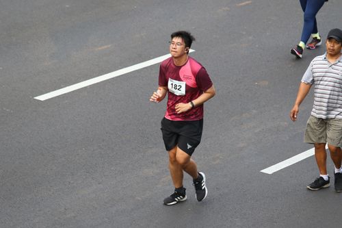 Race photo from Assurance Fun Run 2024