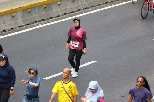 Race photo from Assurance Fun Run 2024
