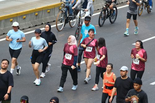 Race photo from Assurance Fun Run 2024