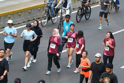 Race photo from Assurance Fun Run 2024