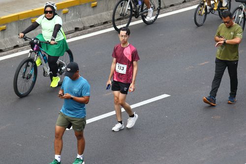 Race photo from Assurance Fun Run 2024