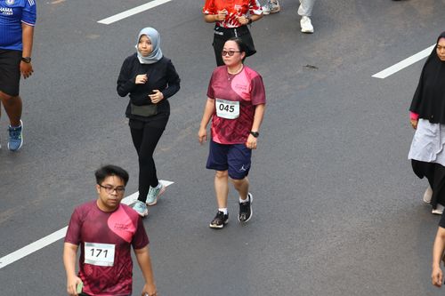 Race photo from Assurance Fun Run 2024