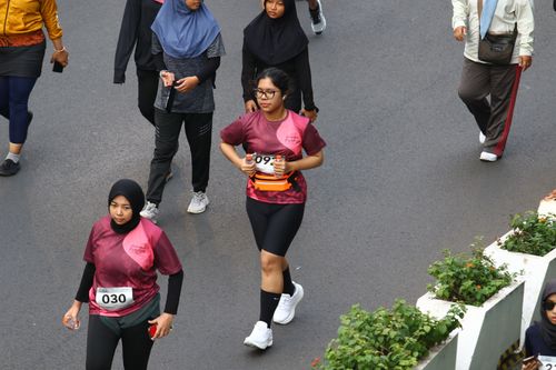 Race photo from Assurance Fun Run 2024
