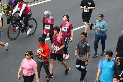 Race photo from Assurance Fun Run 2024