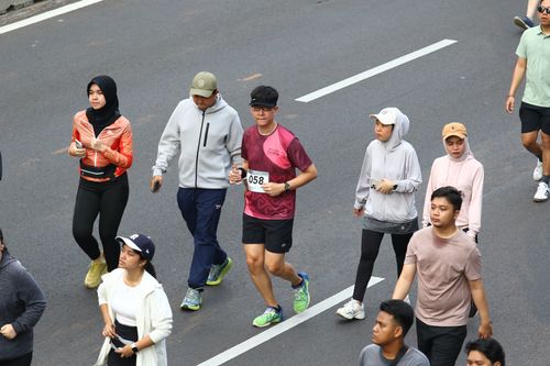 Race photo from Assurance Fun Run 2024