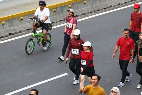 Race photo from Assurance Fun Run 2024