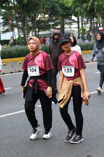 Race photo from Assurance Fun Run 2024