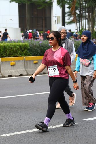Race photo from Assurance Fun Run 2024