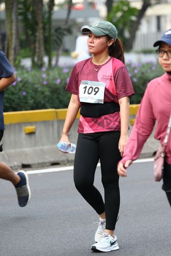 Race photo from Assurance Fun Run 2024