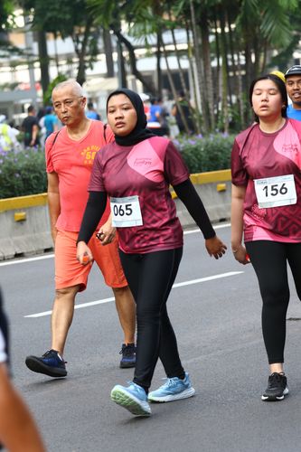 Race photo from Assurance Fun Run 2024