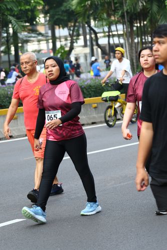 Race photo from Assurance Fun Run 2024