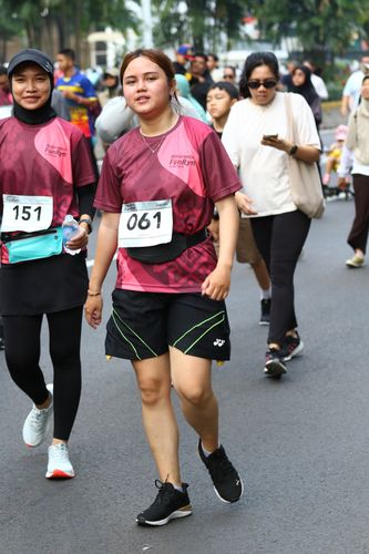 Race photo from Assurance Fun Run 2024