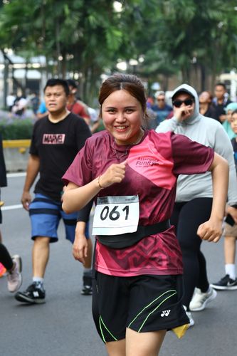 Race photo from Assurance Fun Run 2024