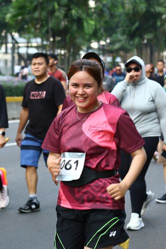 Race photo from Assurance Fun Run 2024