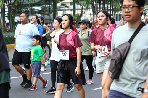 Race photo from Assurance Fun Run 2024