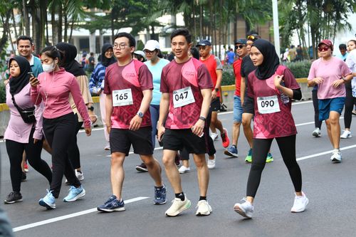 Race photo from Assurance Fun Run 2024