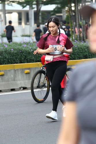 Race photo from Assurance Fun Run 2024