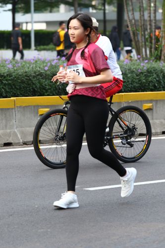 Race photo from Assurance Fun Run 2024