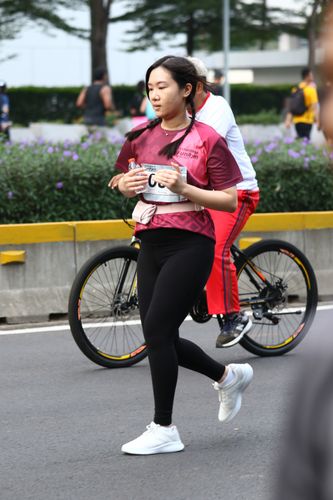 Race photo from Assurance Fun Run 2024
