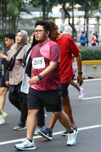 Race photo from Assurance Fun Run 2024