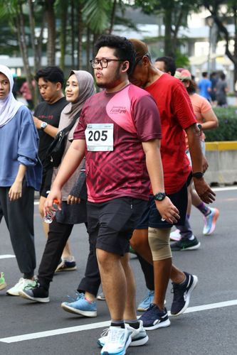 Race photo from Assurance Fun Run 2024