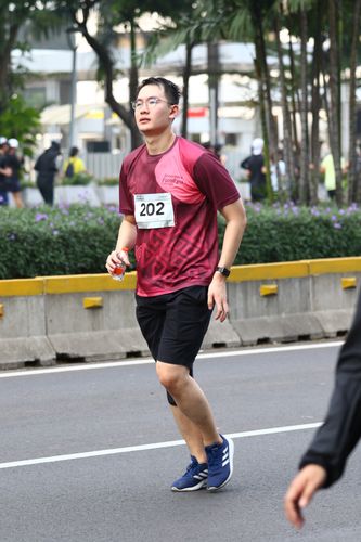 Race photo from Assurance Fun Run 2024