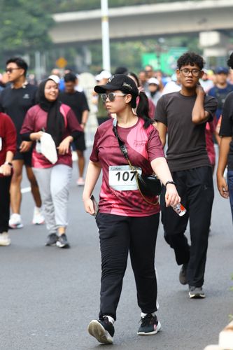 Race photo from Assurance Fun Run 2024
