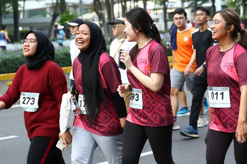 Race photo from Assurance Fun Run 2024