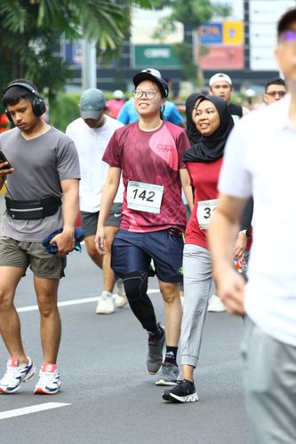 Race photo from Assurance Fun Run 2024