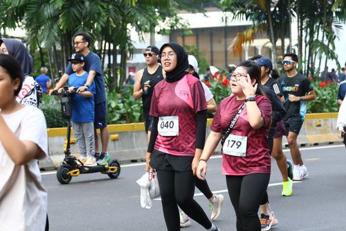 Race photo from Assurance Fun Run 2024