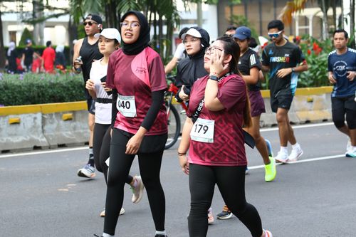Race photo from Assurance Fun Run 2024