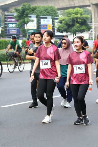 Race photo from Assurance Fun Run 2024