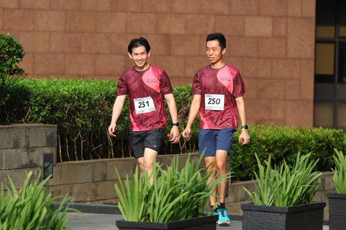 Race photo from Assurance Fun Run 2024