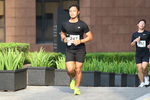 Race photo from Assurance Fun Run 2024