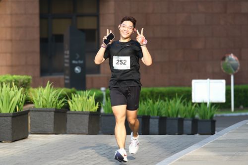 Race photo from Assurance Fun Run 2024
