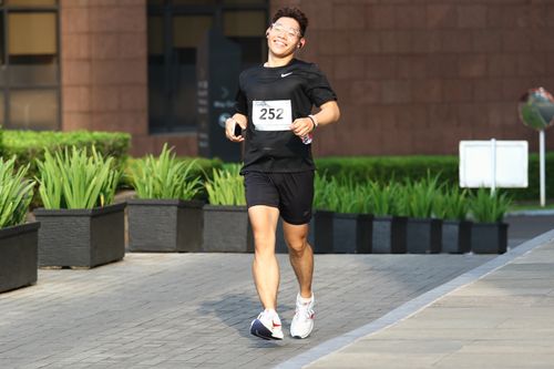 Race photo from Assurance Fun Run 2024