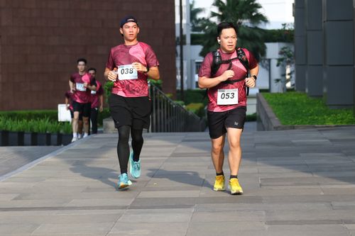 Race photo from Assurance Fun Run 2024
