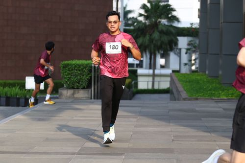 Race photo from Assurance Fun Run 2024