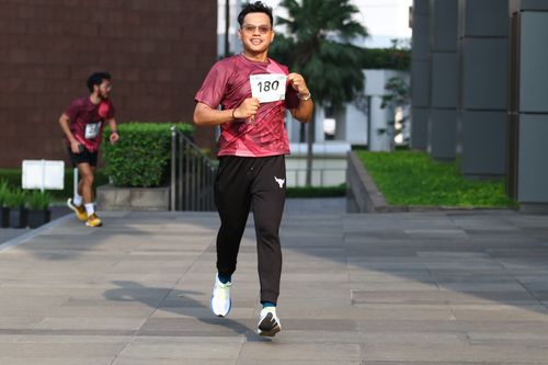 Race photo from Assurance Fun Run 2024