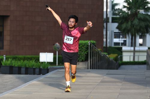Race photo from Assurance Fun Run 2024