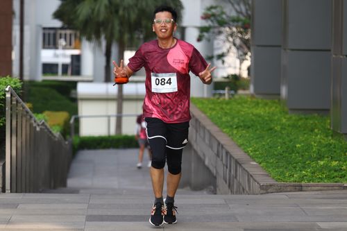 Race photo from Assurance Fun Run 2024