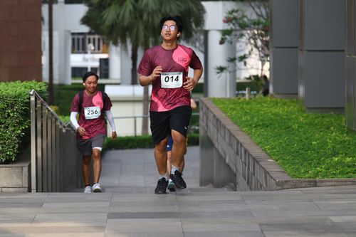 Race photo from Assurance Fun Run 2024